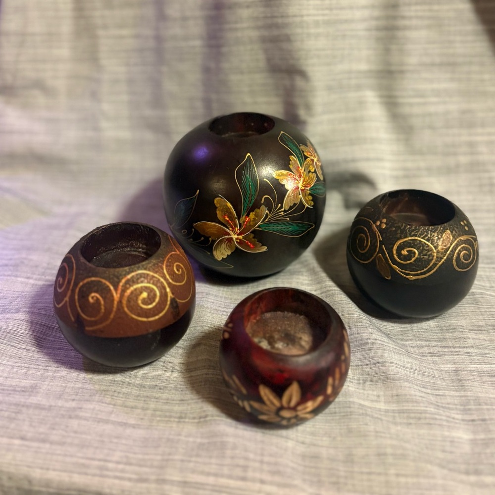 Elegant Floral Black and Gold Candle Holders